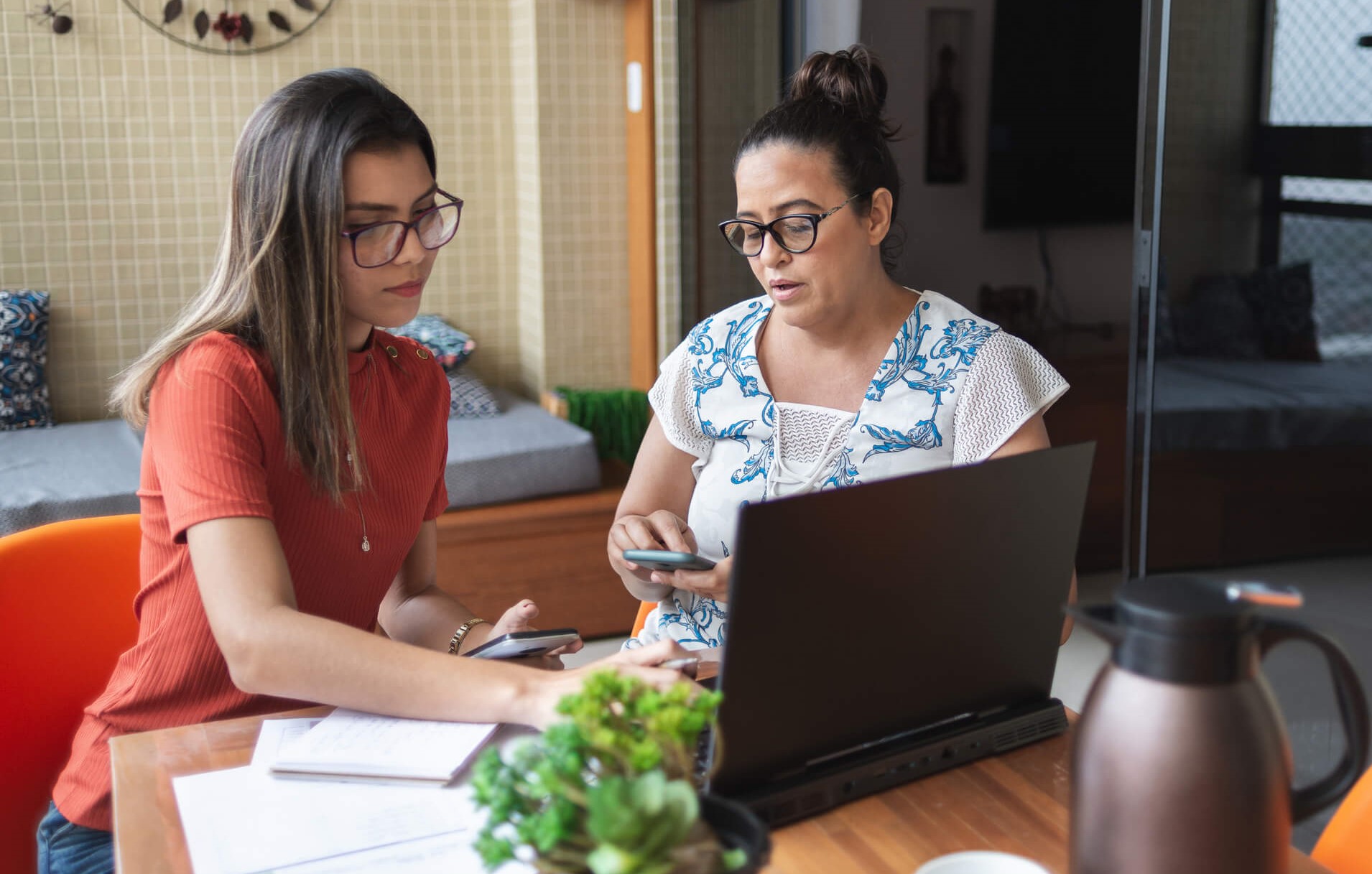 student and parent reviewing form 1098-t