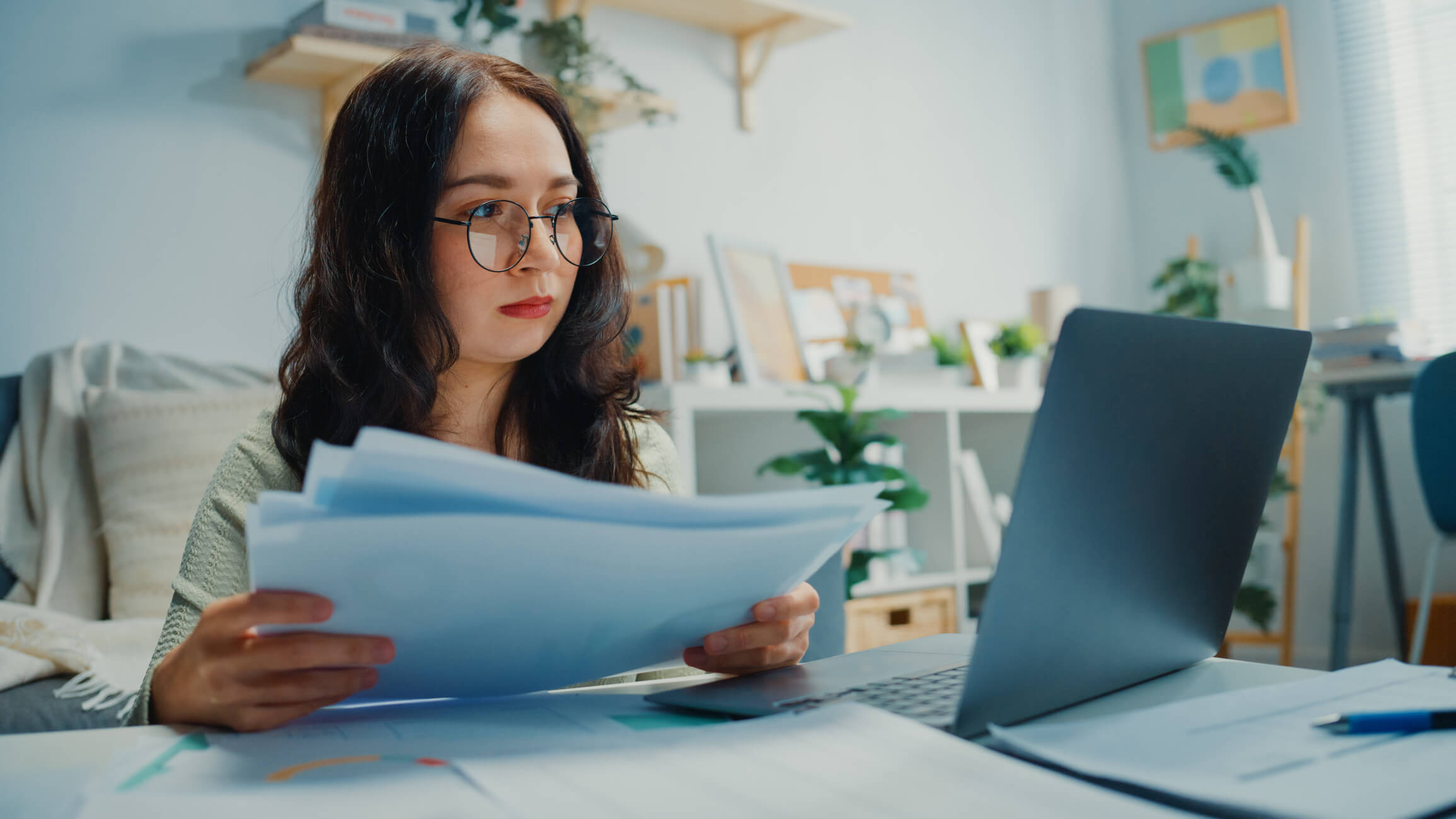 woman reading irs notice